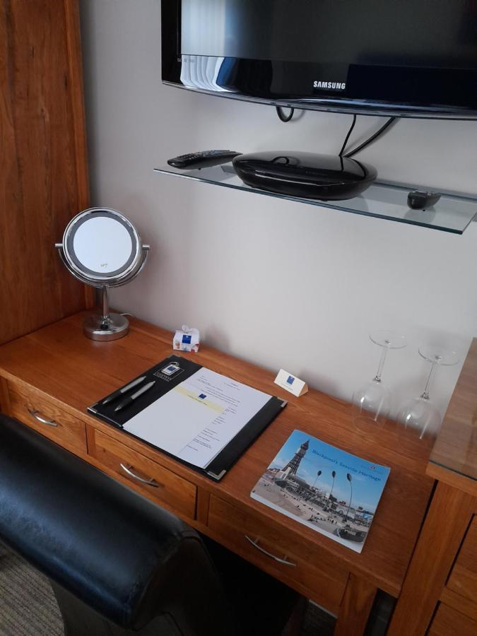 Langtrys Bed and Breakfast Blackpool Exteriör bild